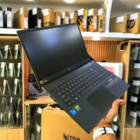 i5-13 / RTX 2050 / 512 GB SSD