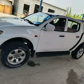 Mitsubishi L200 2008