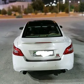 Nissan Maxima 2010