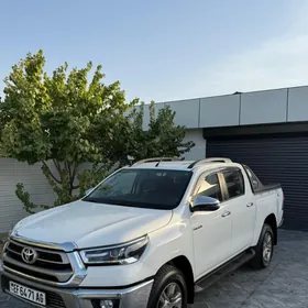 Toyota Hilux 2024