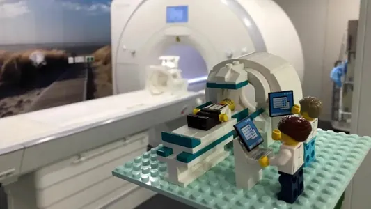 LEGO toplumy 1 milliondan gowrak çaga MRT-den gorkusyny ýeňmäge kömek etdi