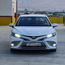 Toyota Camry 2021