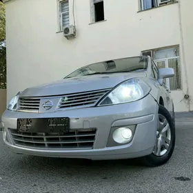 Nissan Versa 2012