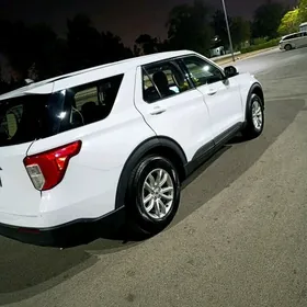 Ford Explorer 2021