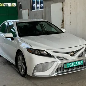 Toyota Camry 2021