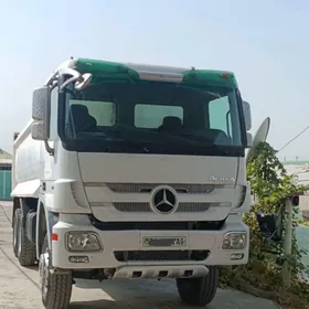 Mercedes-Benz ACTROS 3331 2009