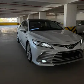 Toyota Camry 2023