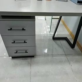 Новый офисный стол