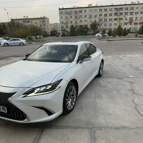 Lexus ES 350 2019