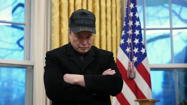 Ilon Mask 1 trln dollar tölemeseler, Tesla-dan gitjekdigini aýtdy