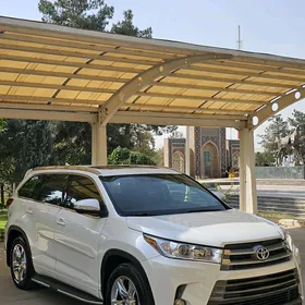 Toyota Highlander 2016