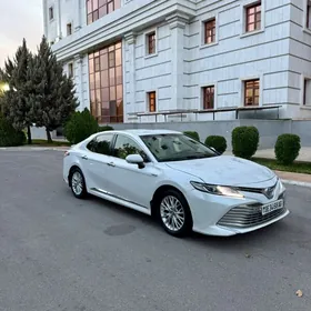 Toyota Camry 2020