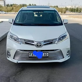 Toyota Sienna 2018