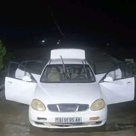 Daewoo Leganza 1998