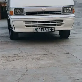 Toyota Hiace 2004
