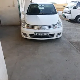 Nissan Versa 2012