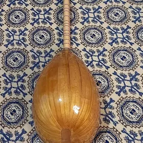 Baglama saz guraly