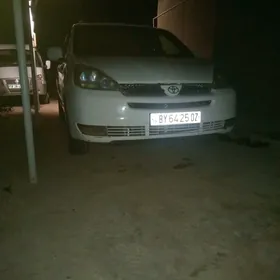 Toyota Sienna 2004