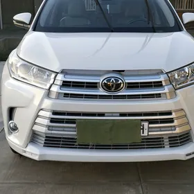 Toyota Highlander 2019