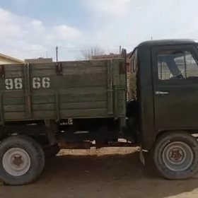 UAZ 452 1988