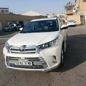 Toyota Highlander 2016