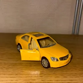 машина Mercedes