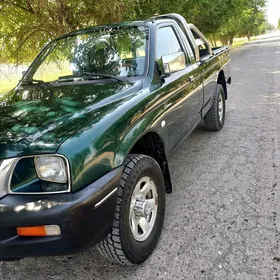 Mitsubishi L200 2003
