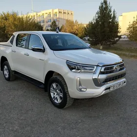 Toyota Hilux 2021