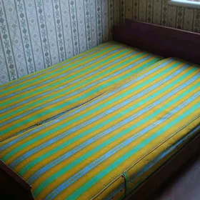 кровать двухспальная