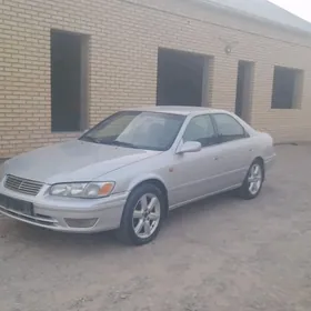 Toyota Camry 2000