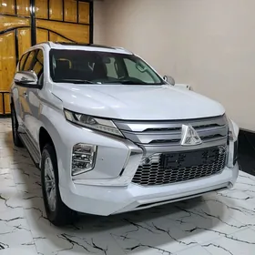 Mitsubishi Pajero 2020