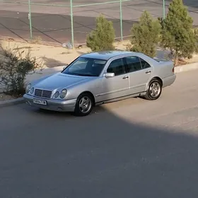 Mercedes-Benz E320 1996