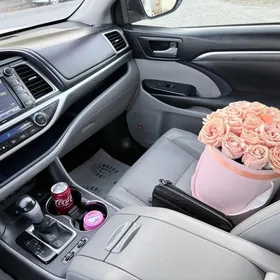 Toyota Highlander 2017