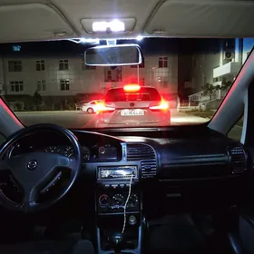 Opel Zafira 1999