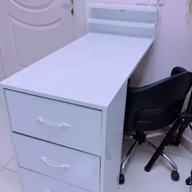 Стол для мастера маникюра