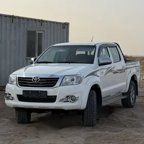 Toyota Hilux 2013