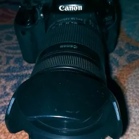 CANON  600D