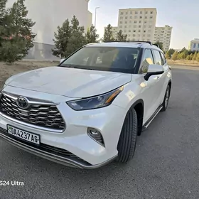 Toyota Highlander 2021