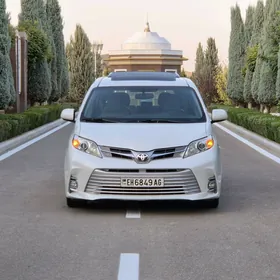 Toyota Sienna 2017