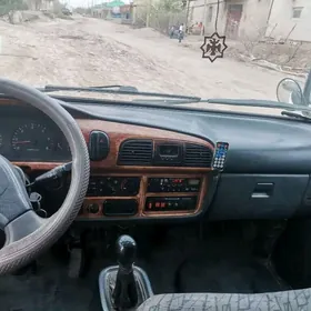 Hyundai H100 2001