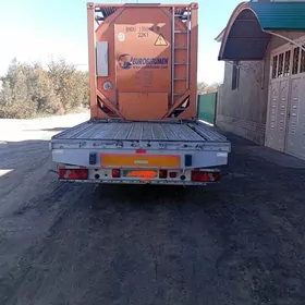 Schmitz SCS 24 2004