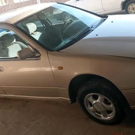 Nissan Bluebird 1996
