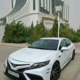 Toyota Camry 2021
