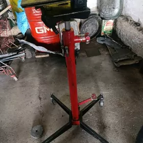 подъемник для коробки