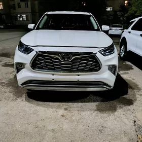 Toyota Highlander Hybrid 2021
