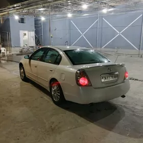 Nissan Altima 2004