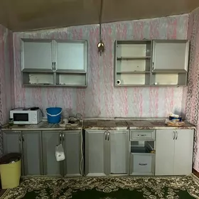 Kuhniya Garnitur