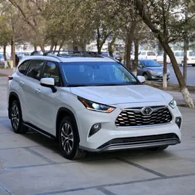 Toyota Highlander 2023