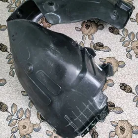 подкрылок  podkrelnik