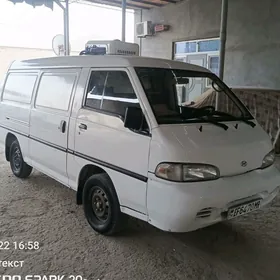 Toyota Hiace 2003
